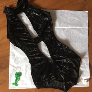 Black Velvet iHeartRaves Bodysuit🖤🔮